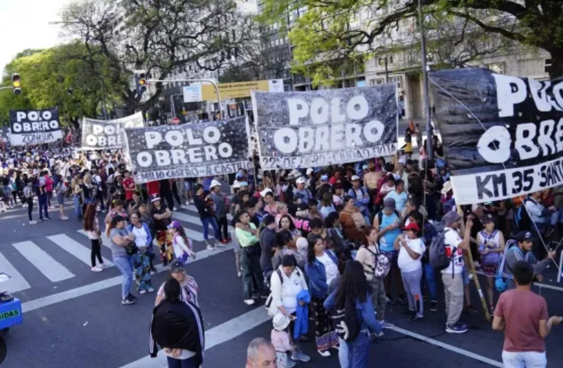 Piqueteros marchan contra Milei y debuta el protocolo de Bullrich ...